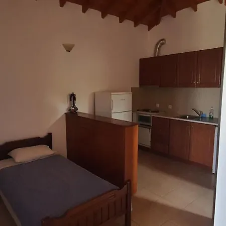Molivos Castle Apartments Митимна Экстерьер фото